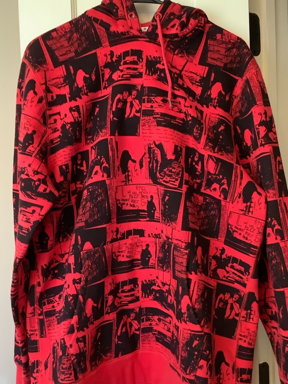 HUF Red and Black Photo-Print Crewneck Sweatshirt - Picture 2 of 7
